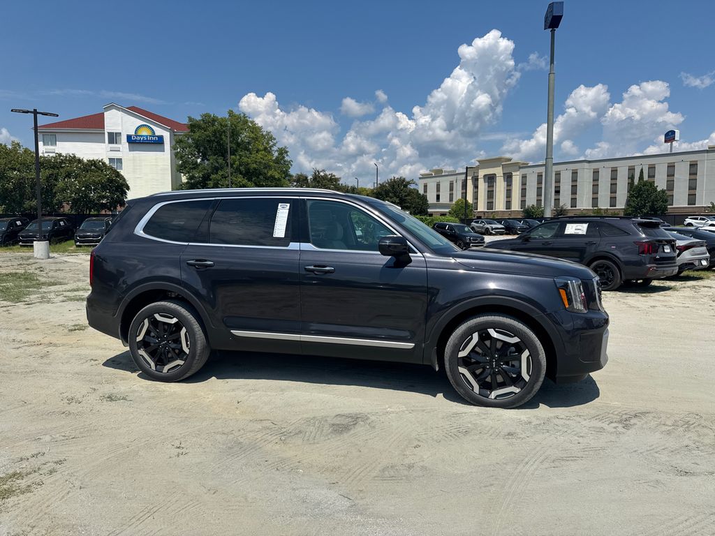 2025 Kia Telluride S photo 2