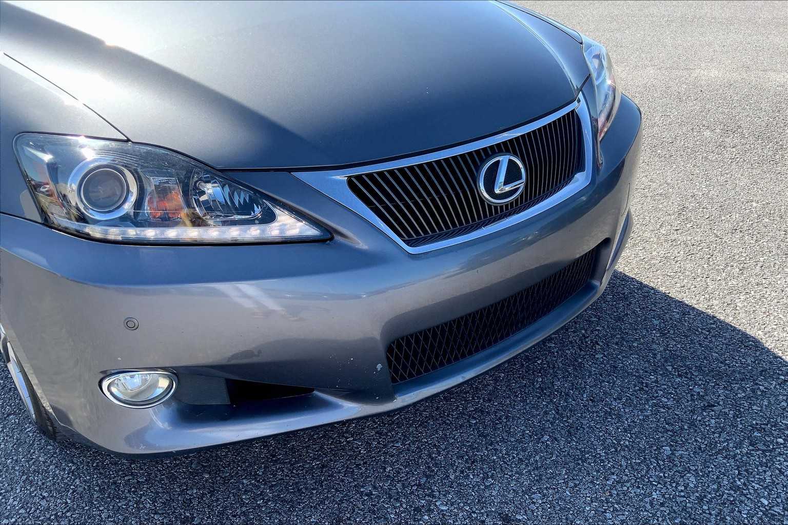 2012 Lexus IS 350C photo 27