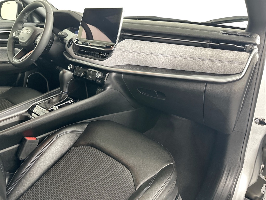 2024 Jeep Compass Latitude photo 21