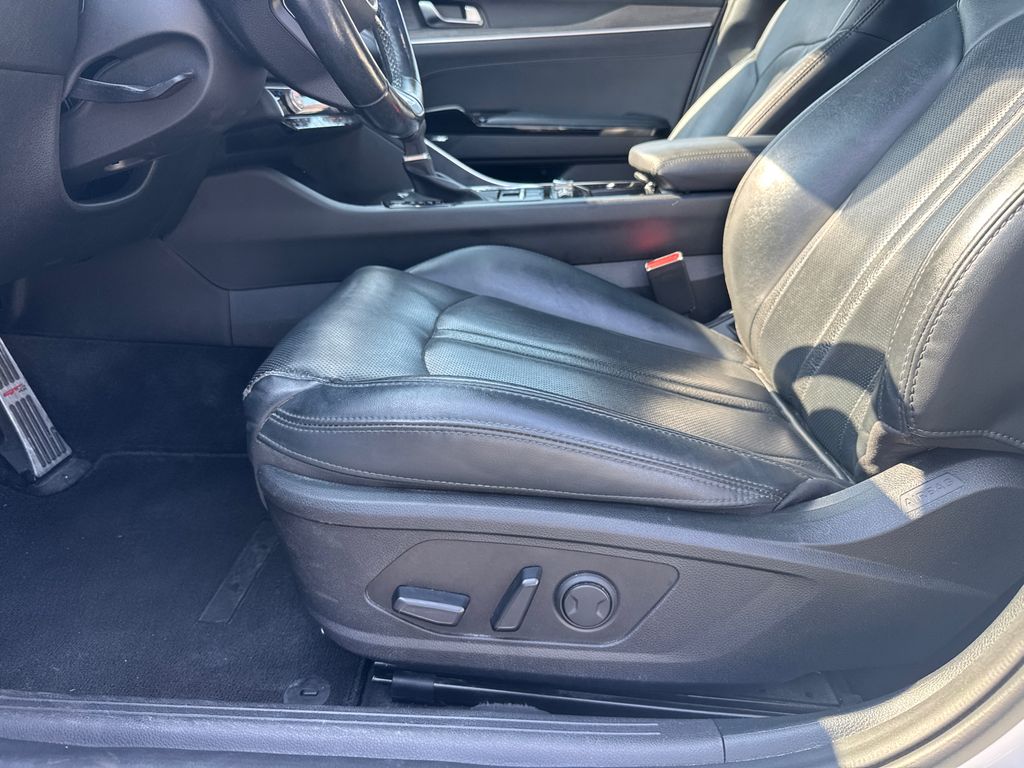 2022 Kia K5 EX photo 10
