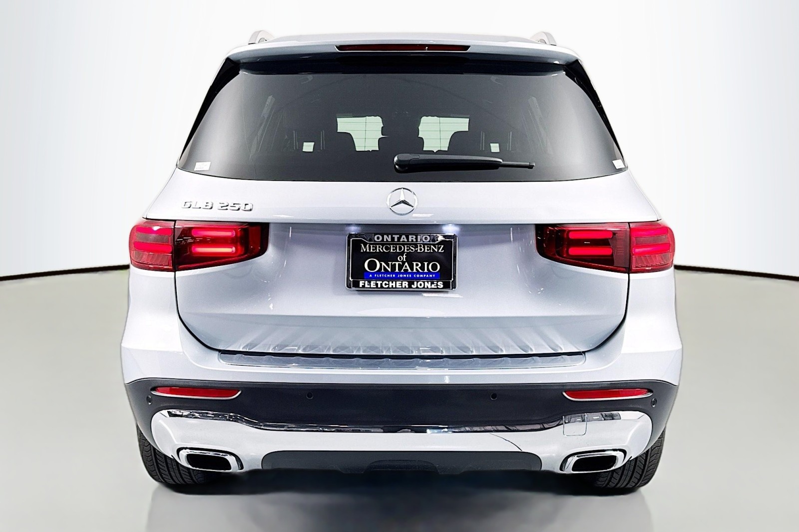 2025 Mercedes Benz GLB 250 photo 3