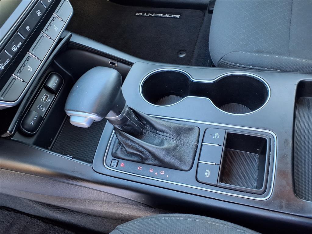 2020 Kia Sorento S V6 photo 12