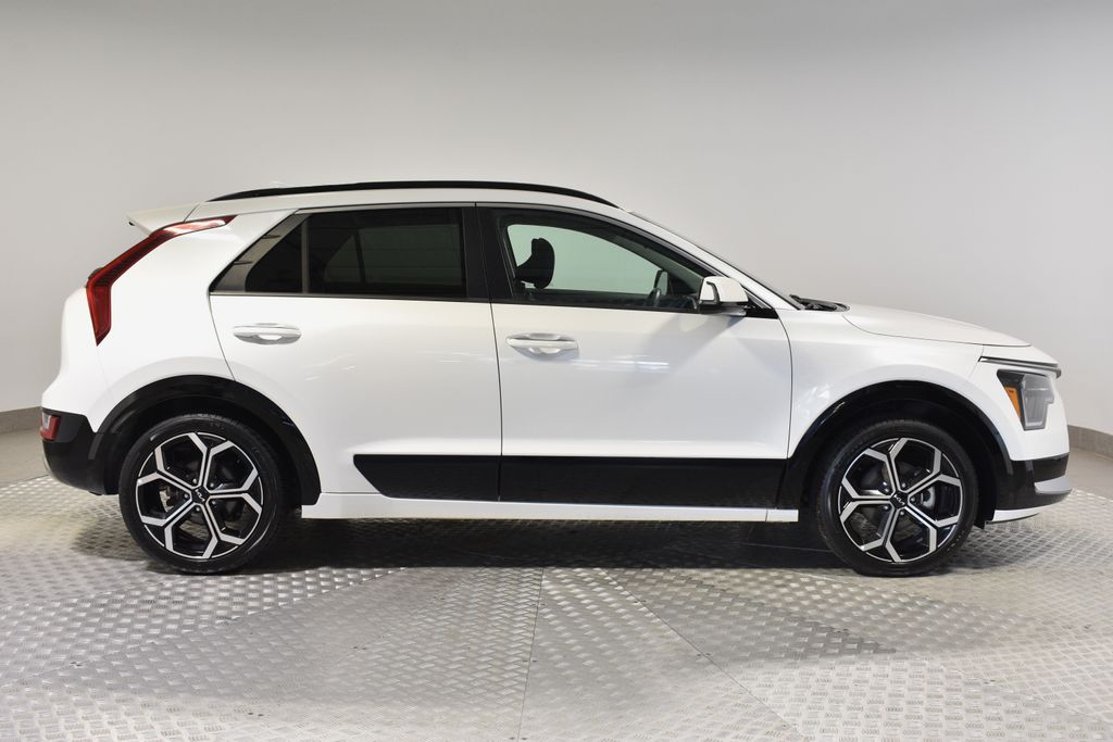 2023 Kia Niro SX Touring photo 6
