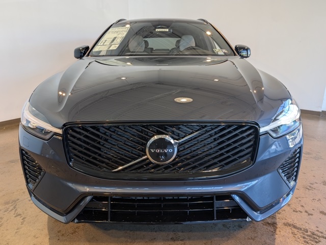 2026 Volvo XC60 B5 Plus photo 2