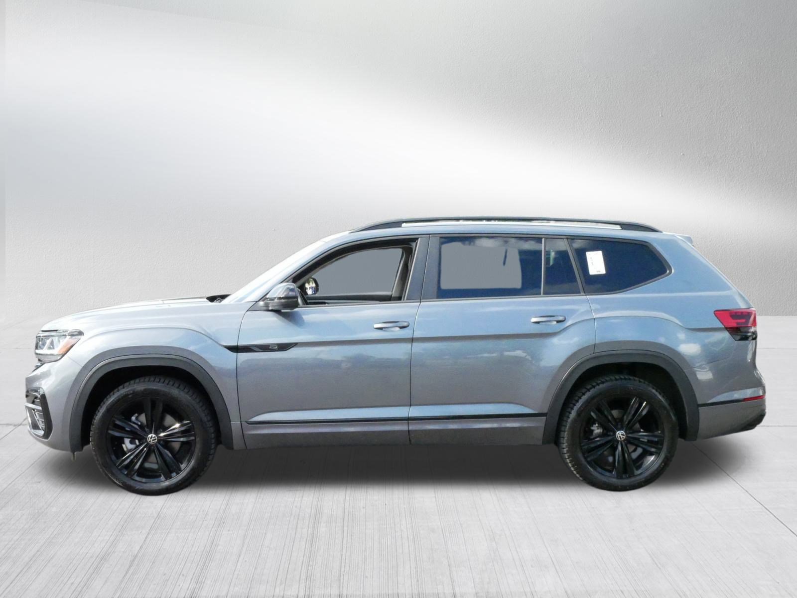 2023 Volkswagen Atlas SE R-Line photo 4