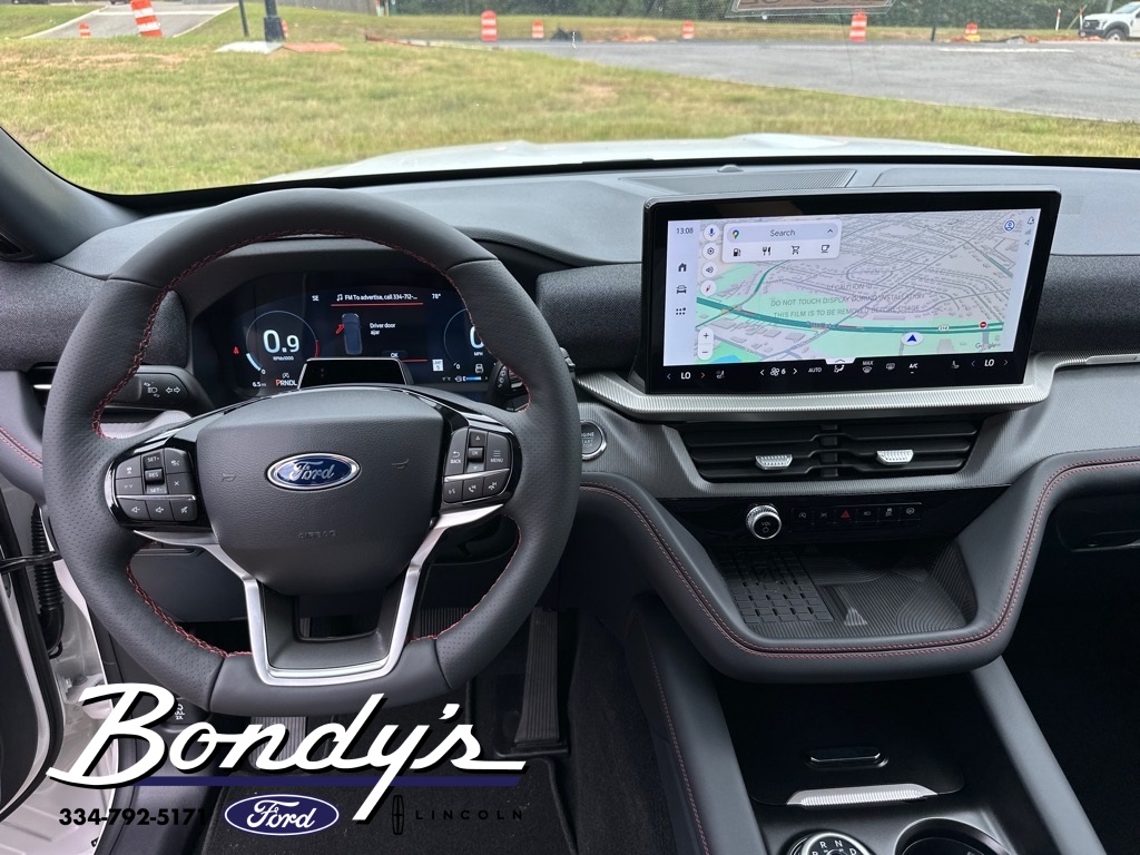 2025 Ford Explorer ST-Line photo 3