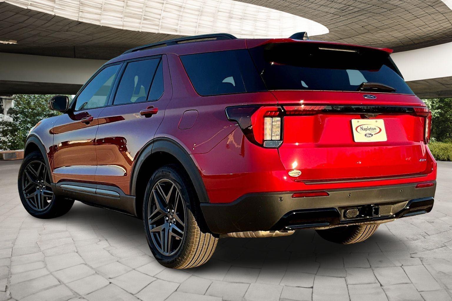 2026 Ford Explorer ST-Line photo 2