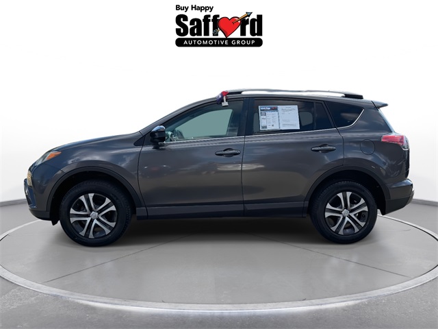 2017 Toyota RAV4 LE photo 4