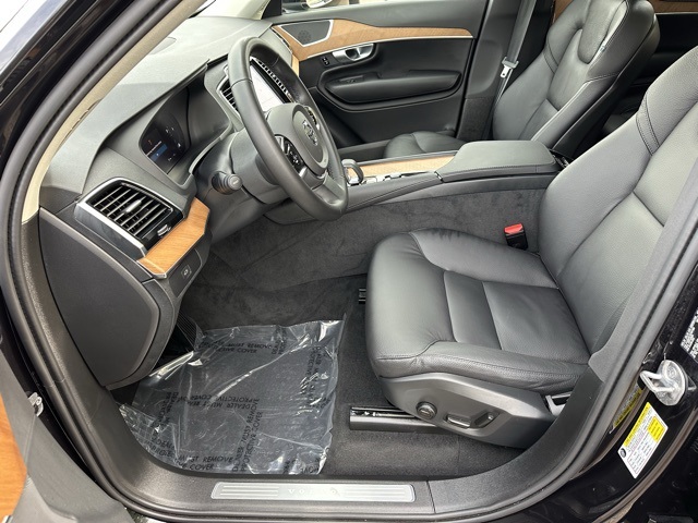 2024 Volvo XC90 Plus photo 5