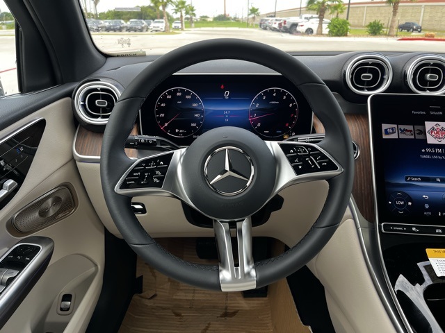 2026 Mercedes Benz GLC 300 photo 7