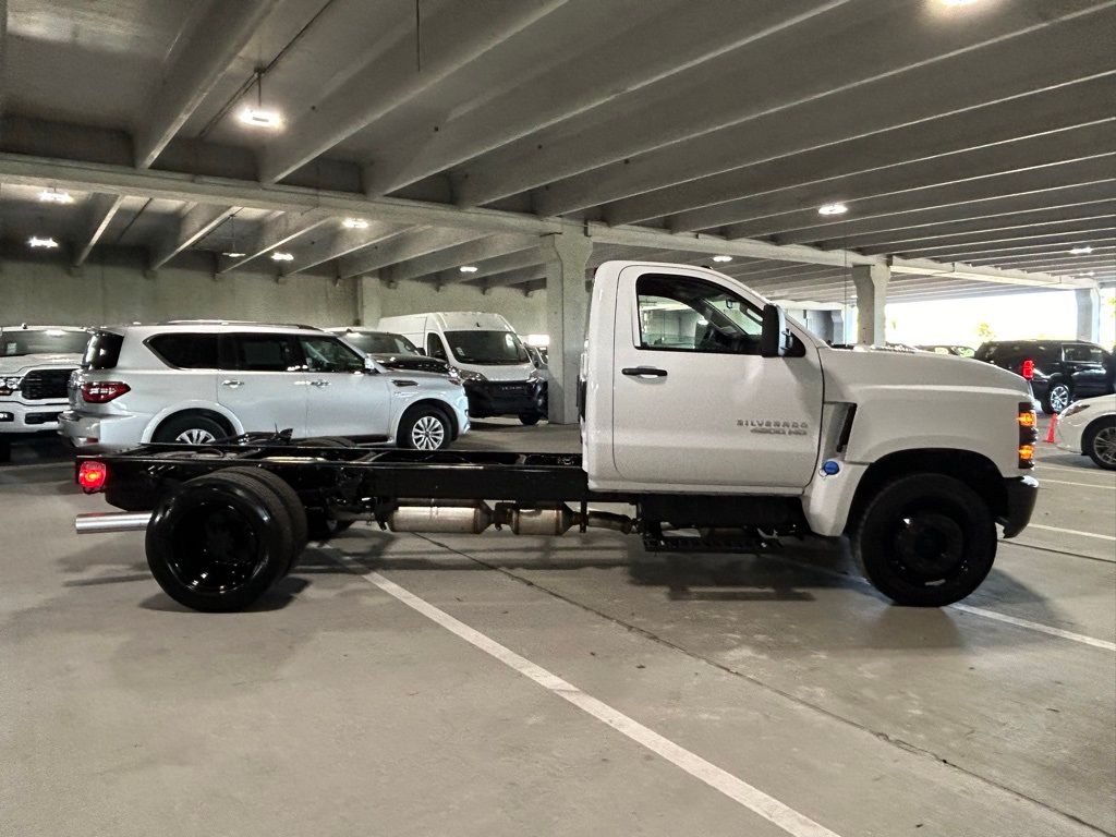 2024 Chevrolet Silverado Work Truck photo 3