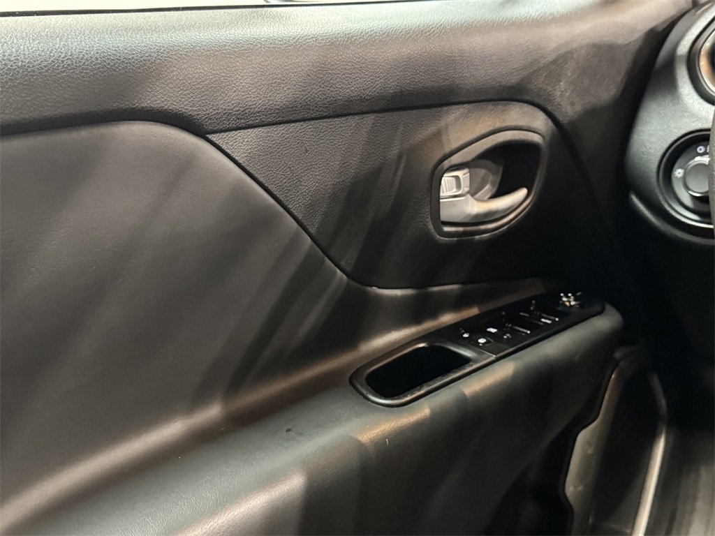 2023 Jeep Renegade Latitude Upland photo 35
