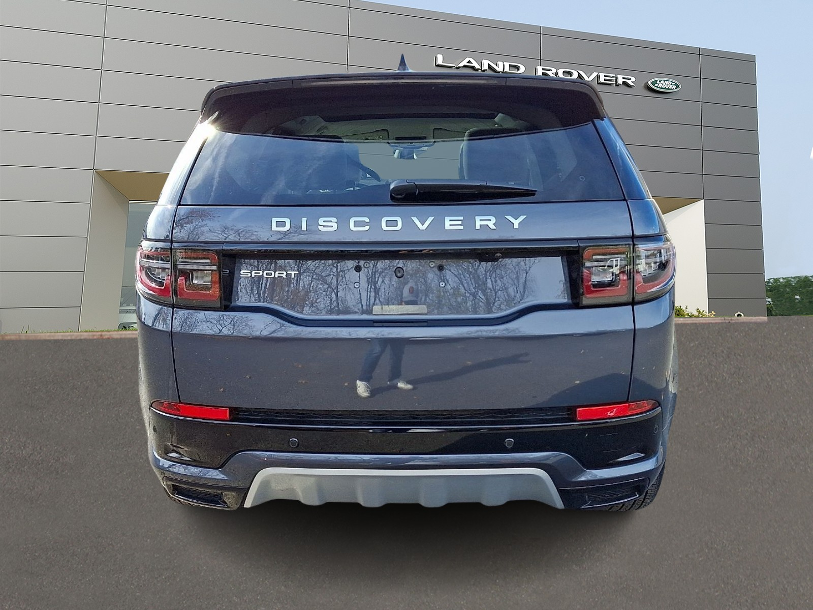 2025 Land Rover Discovery Sport S photo 3