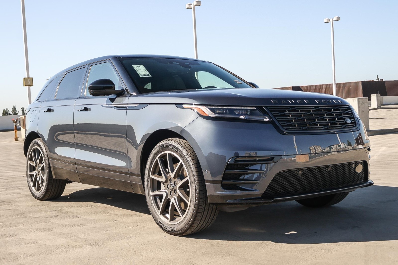 2026 Land Rover Range Rover Velar SE photo 3