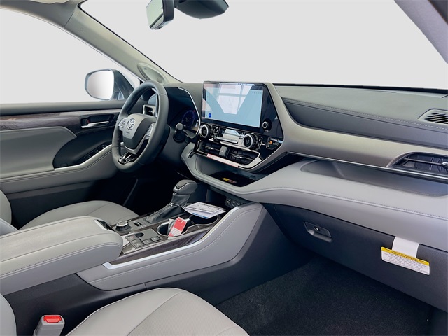 2025 Toyota Highlander Limited photo 28