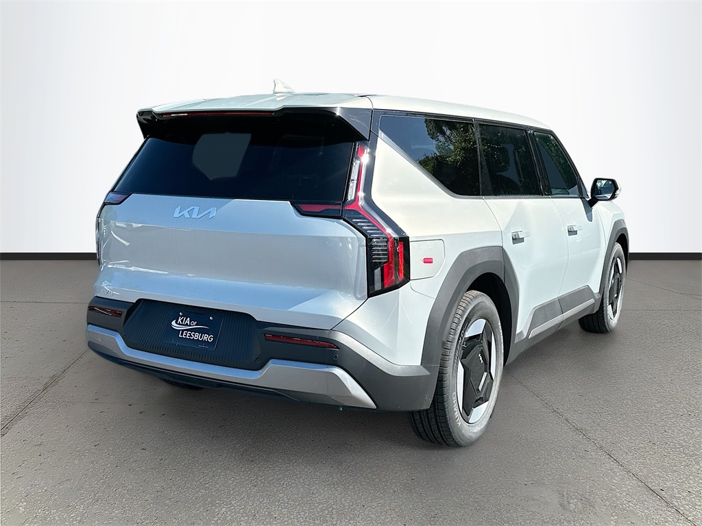 2026 Kia EV9 Light Long Range photo 7