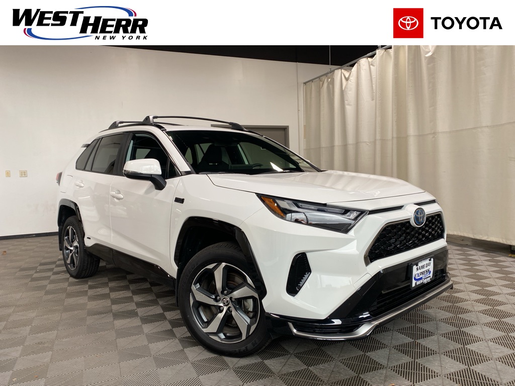 2024 Toyota RAV4 SE's photo