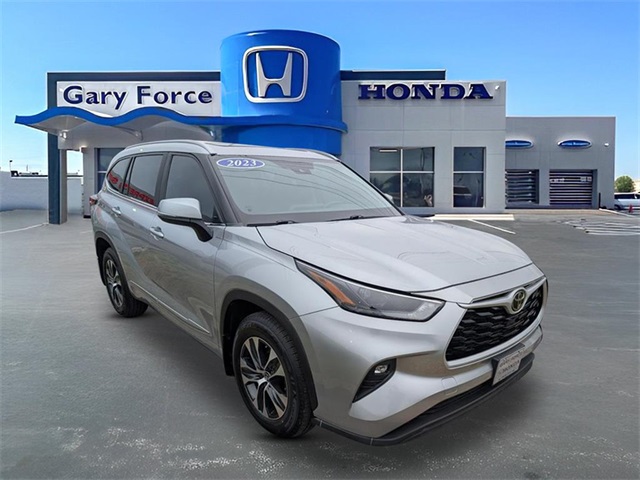 2023 Toyota Highlander XLE's photo