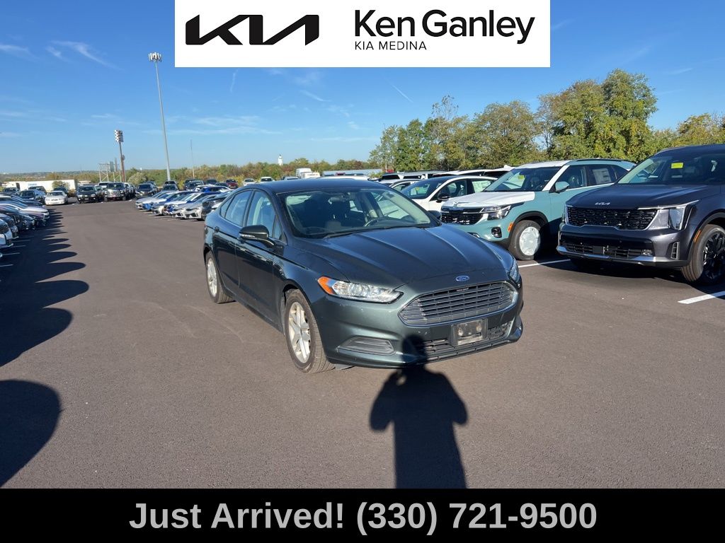 2015 Ford Fusion SE photo 3