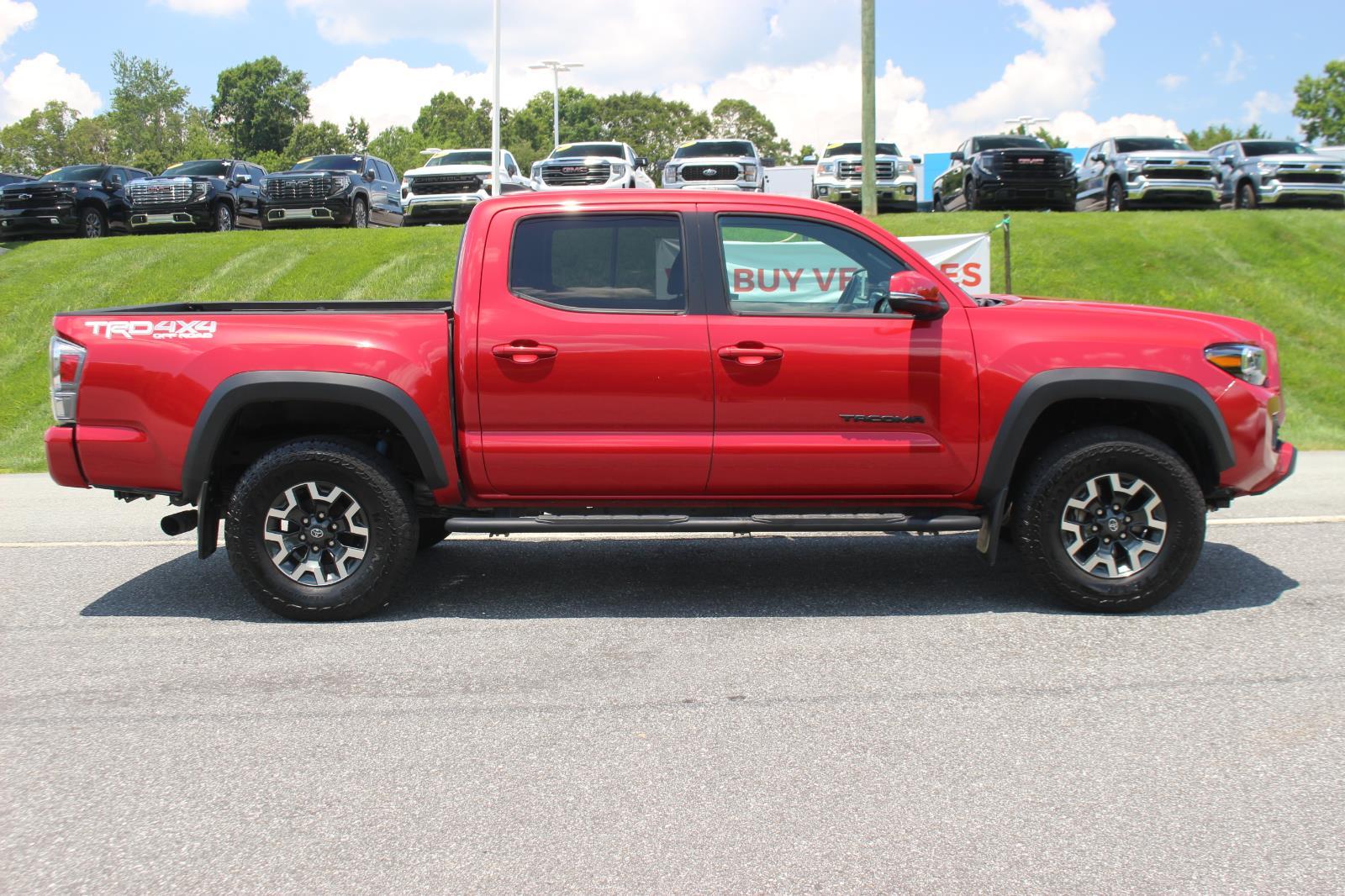 2023 Toyota Tacoma TRD photo 6
