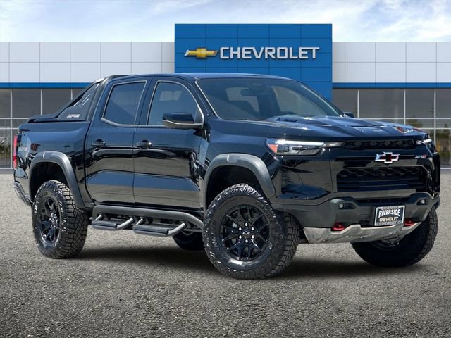 2025 Chevrolet Colorado ZR2 photo 2