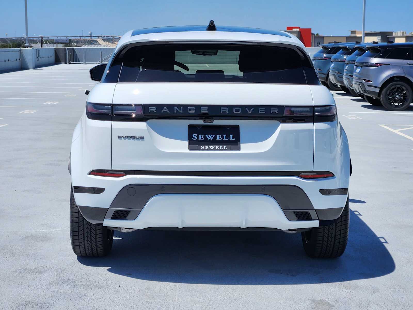 2026 Land Rover Range Rover Evoque Dynamic SE photo 6