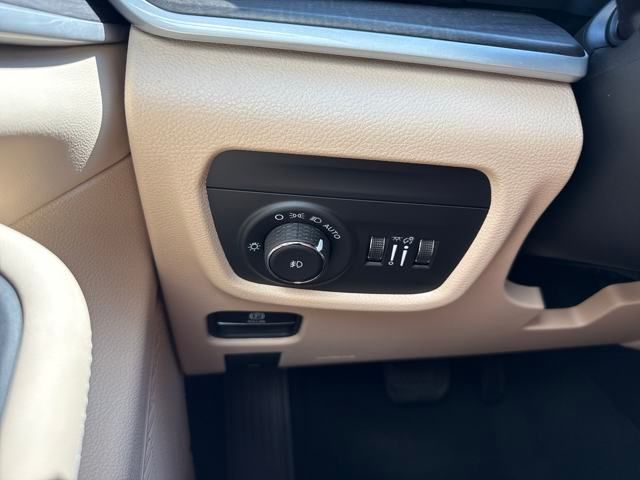 2025 Jeep Grand Cherokee Limited photo 28