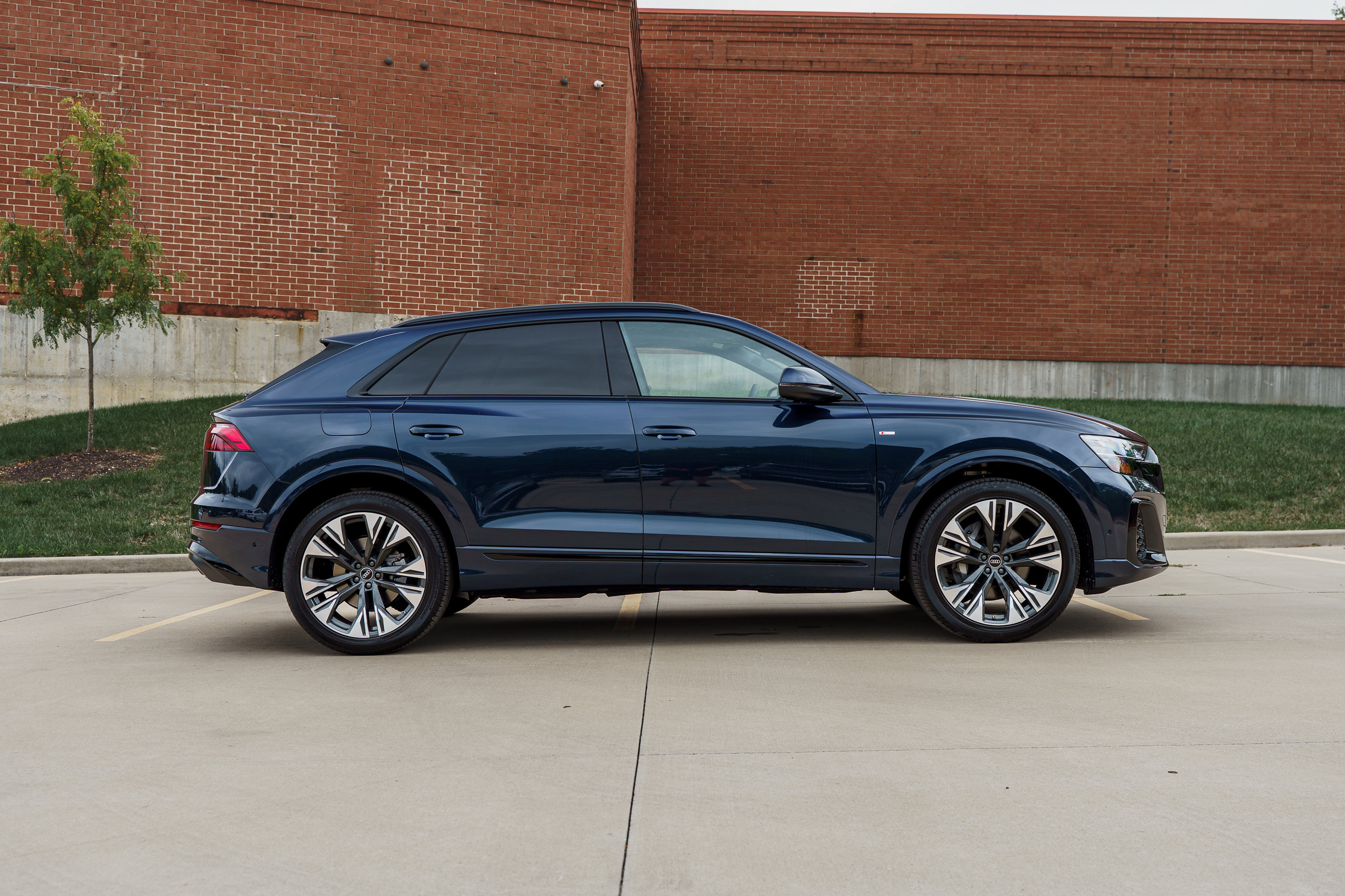 2026 Audi Q8 line Premium Plus photo 3
