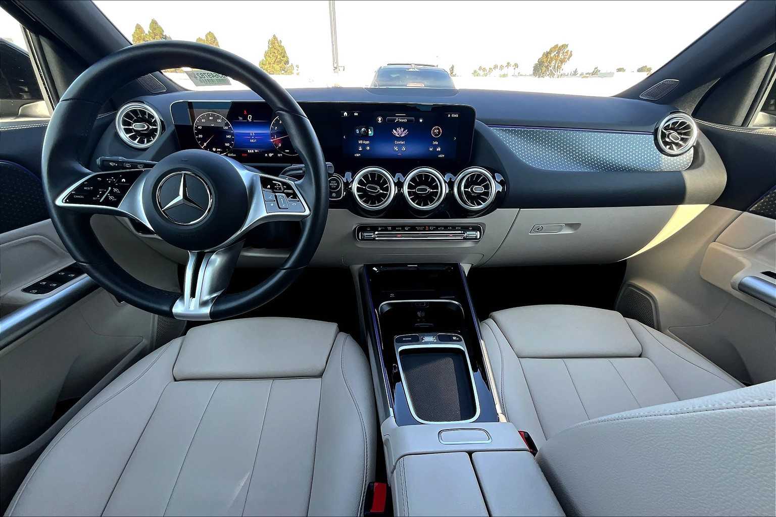 2025 Mercedes Benz GLA 250 photo 15
