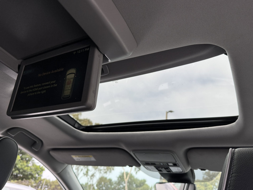 2024 Honda Odyssey Elite photo 2