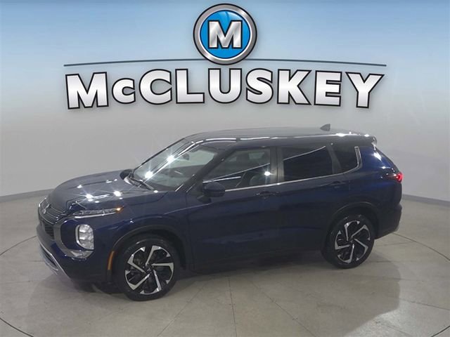 2023 Mitsubishi Outlander SE's photo