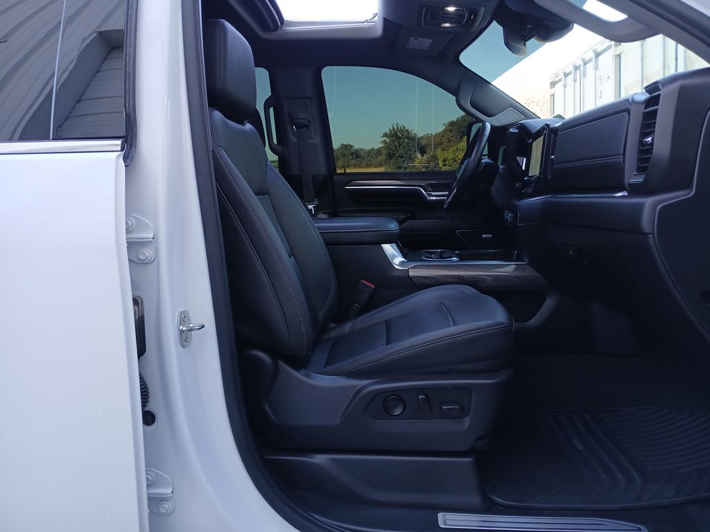 2024 Chevrolet Silverado 2500HD LTZ photo 27
