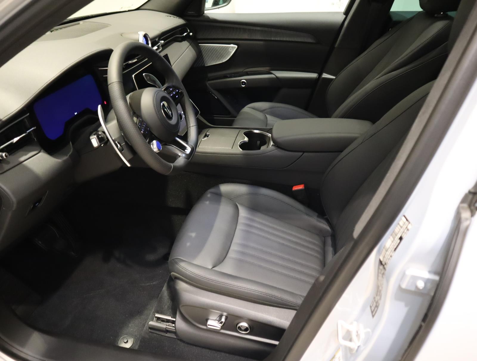 New 2024 Bianco Astro Metallic Maserati GT AWD image 23