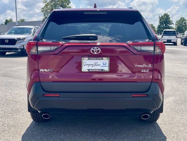2024 Toyota RAV4 XLE photo 4