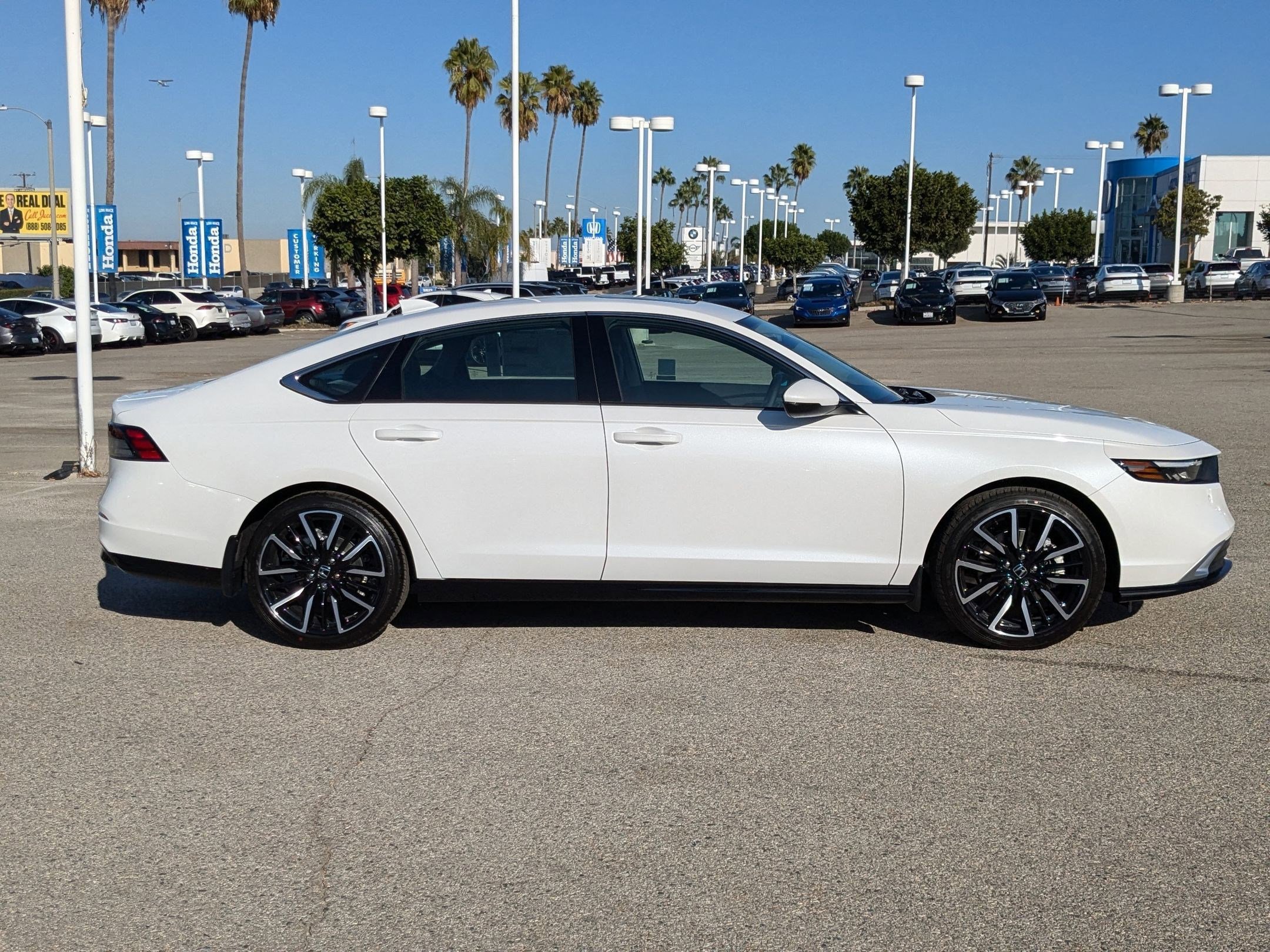 2025 Honda Accord Hybrid Touring photo 2