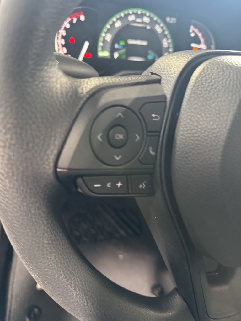 2025 Toyota RAV4 LE photo 32