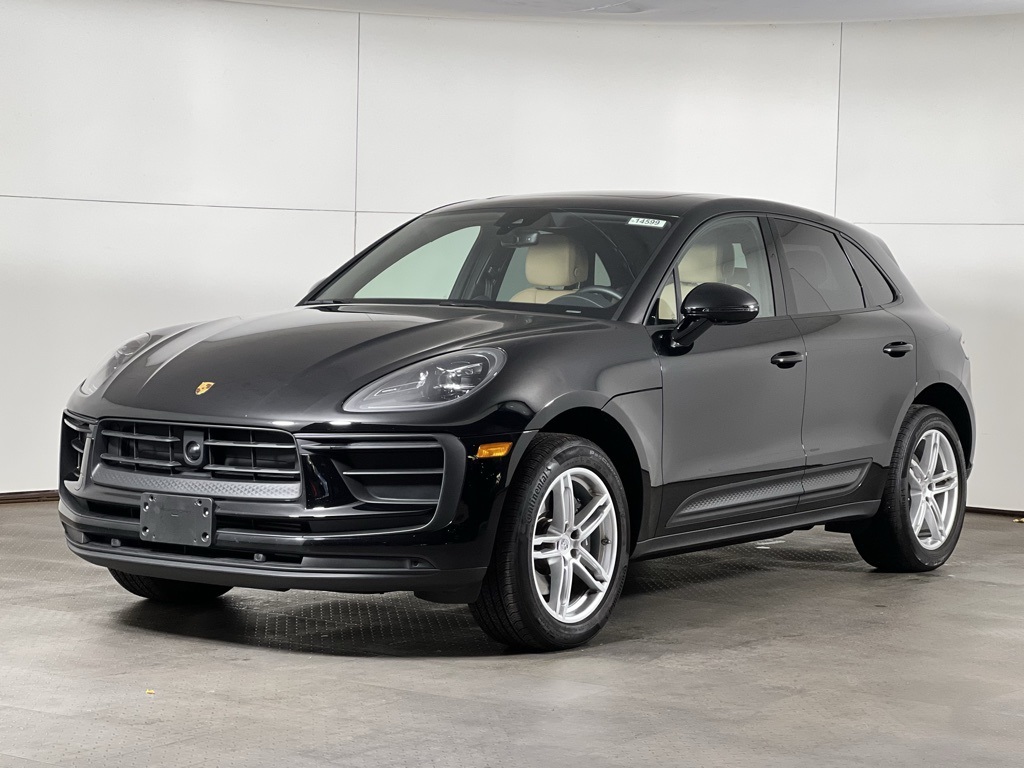 2025 Porsche Macan's photo
