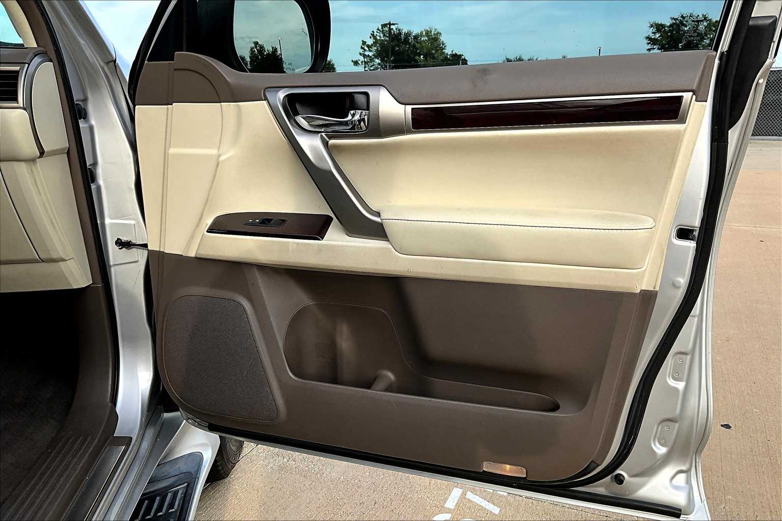 2014 Lexus GX 460 Base photo 22