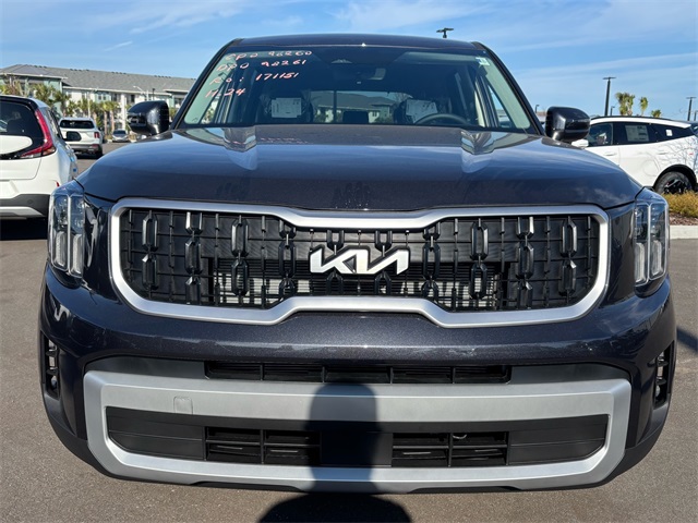 2025 Kia Telluride LX photo 2