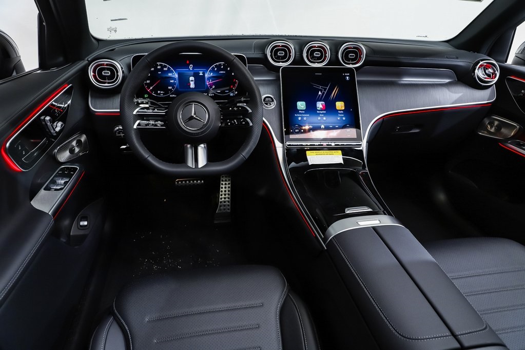 2025 Mercedes Benz GLC 300 4MATIC photo 3