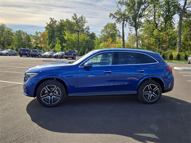 2026 Mercedes Benz GLC 300 4MATIC photo 4