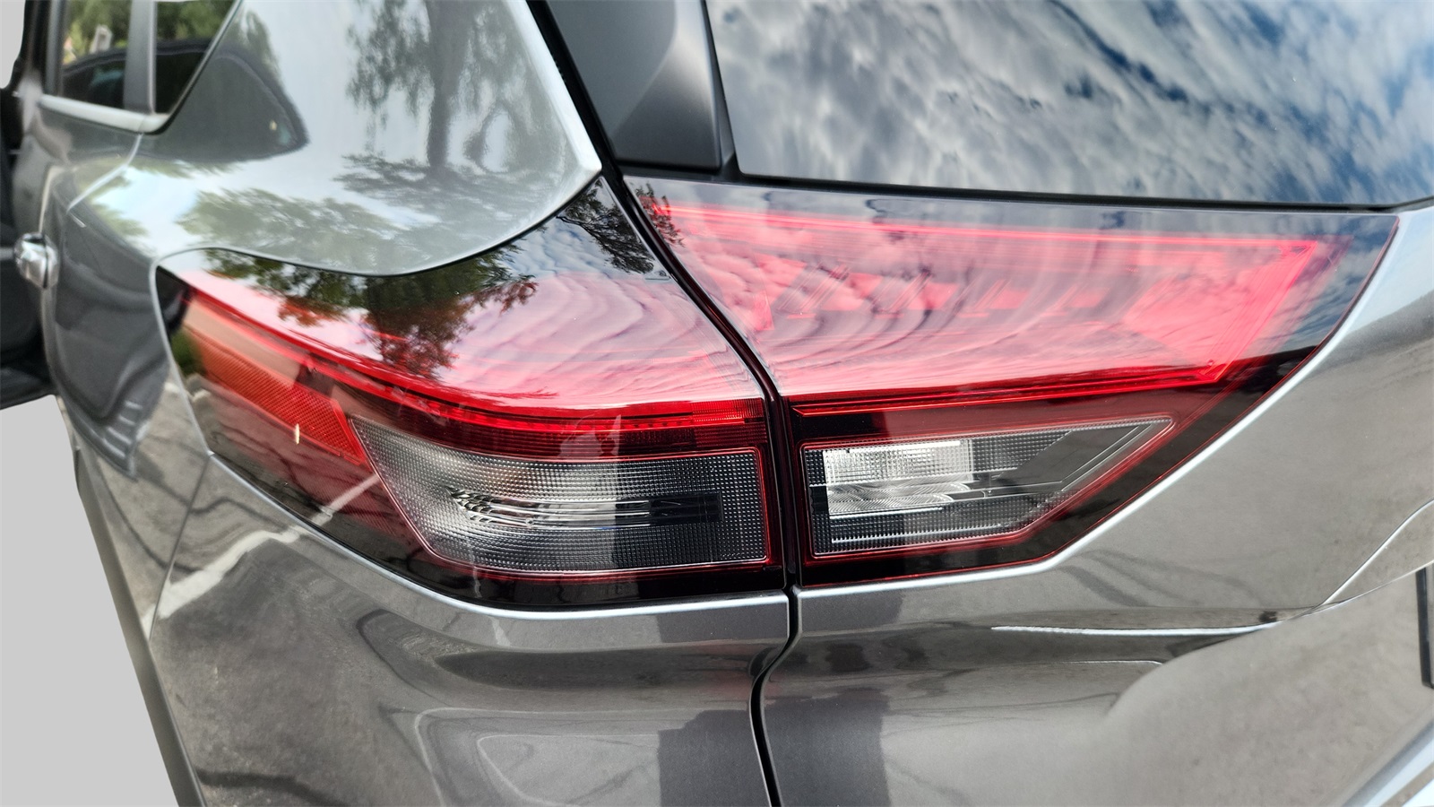 2023 Nissan Rogue SV photo 23