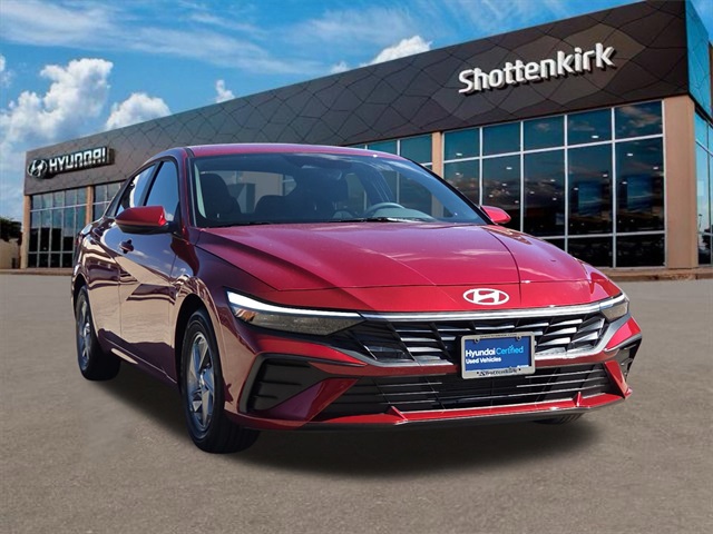2025 Hyundai Elantra SE photo 3