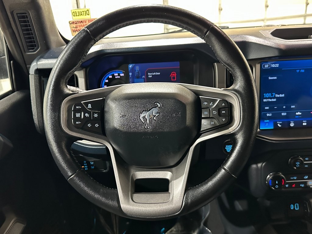 2022 Ford Bronco Outer Banks photo 10