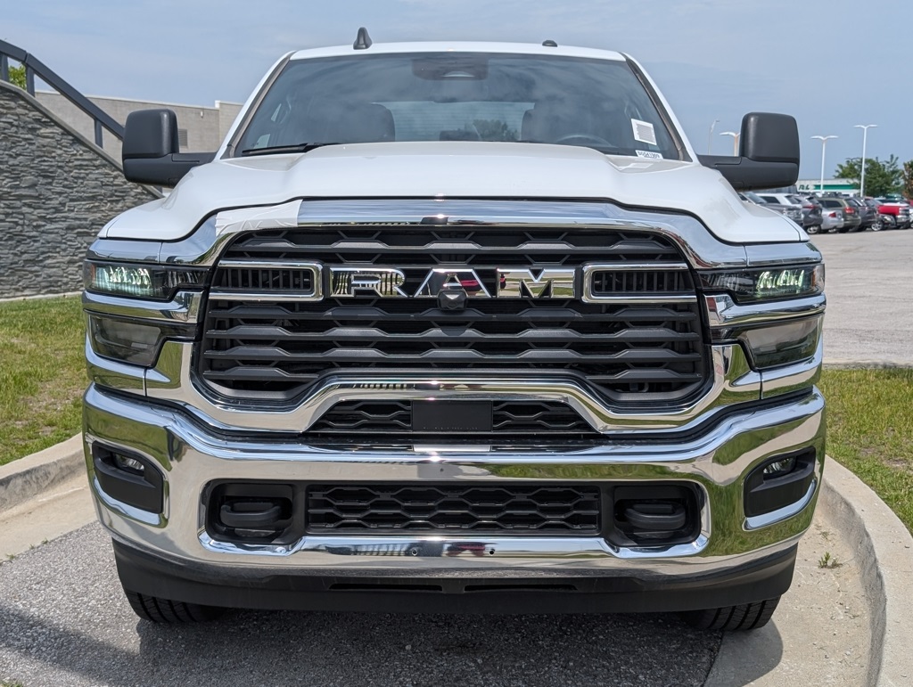 2025 Ram 2500 Tradesman photo 4