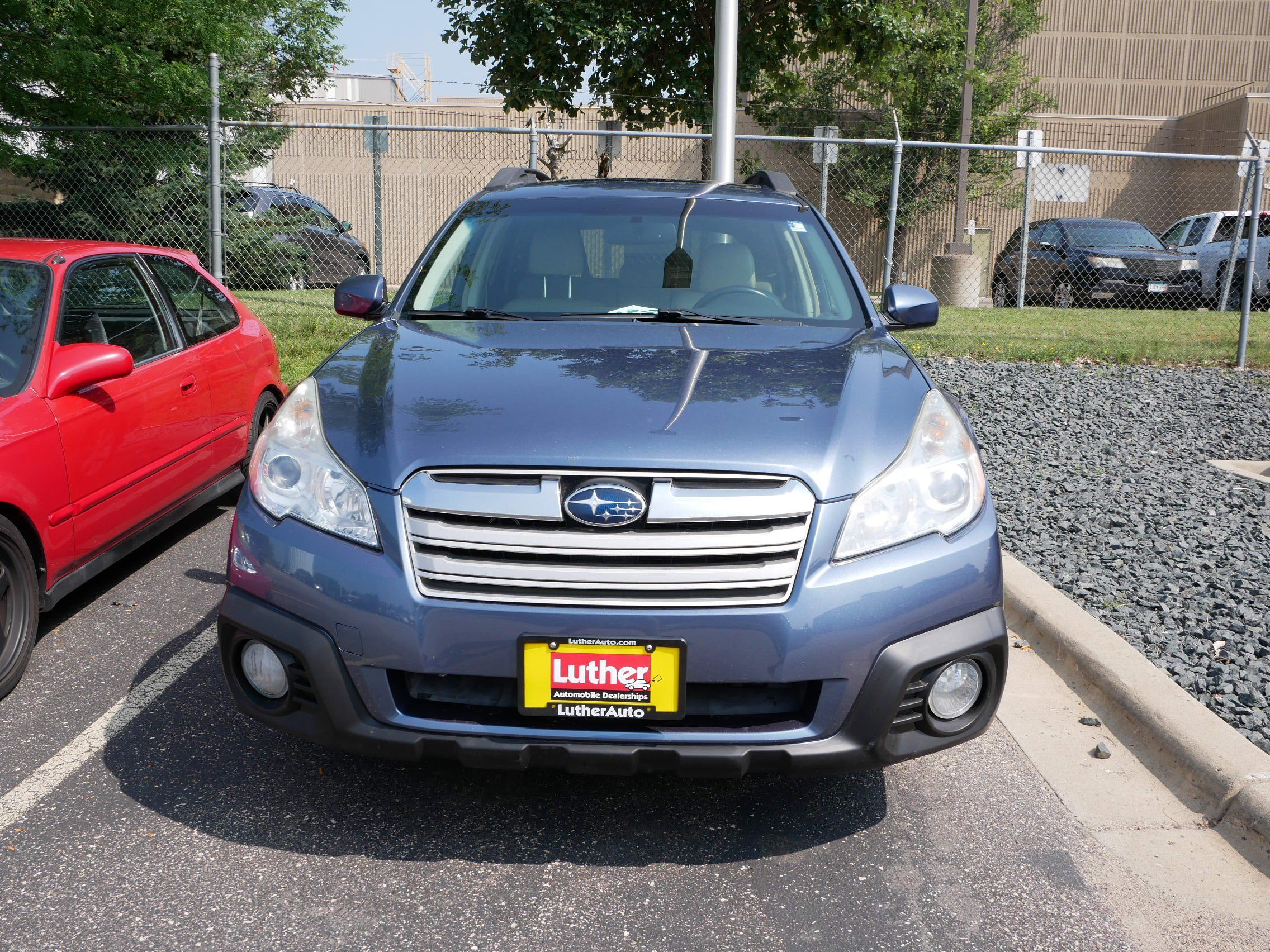 Used 2013 Subaru Outback Limited with VIN 4S4BRCKC0D3243038 for sale in Vadnais Heights, Minnesota