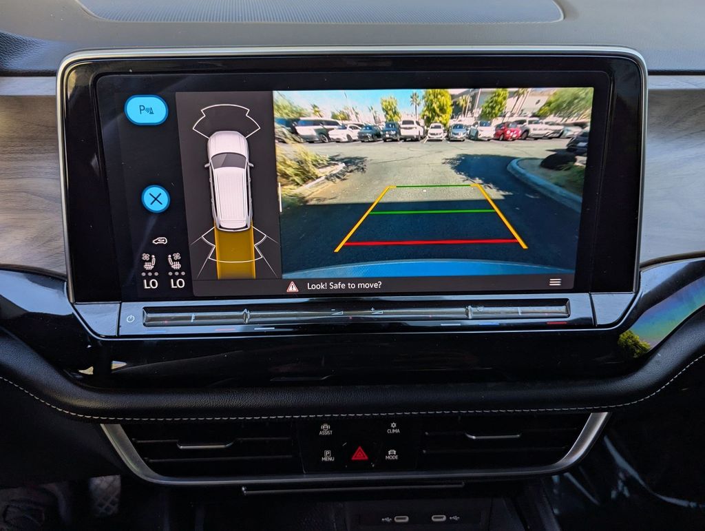 2024 Volkswagen Atlas SE Technology photo 11