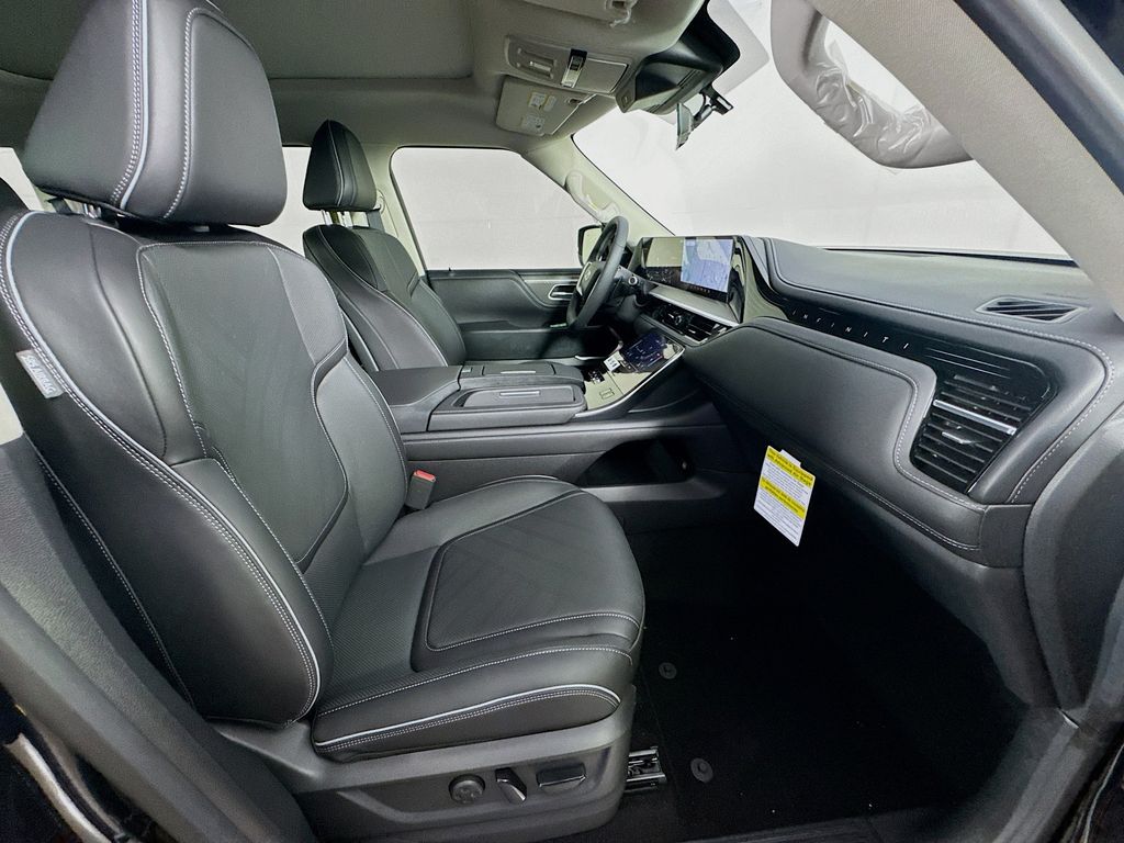2025 Infiniti QX80 Luxe photo 31