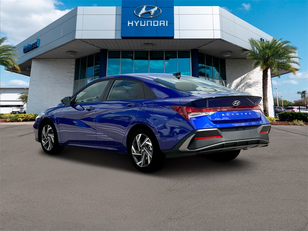 2025 Hyundai Elantra SEL Sport photo 4