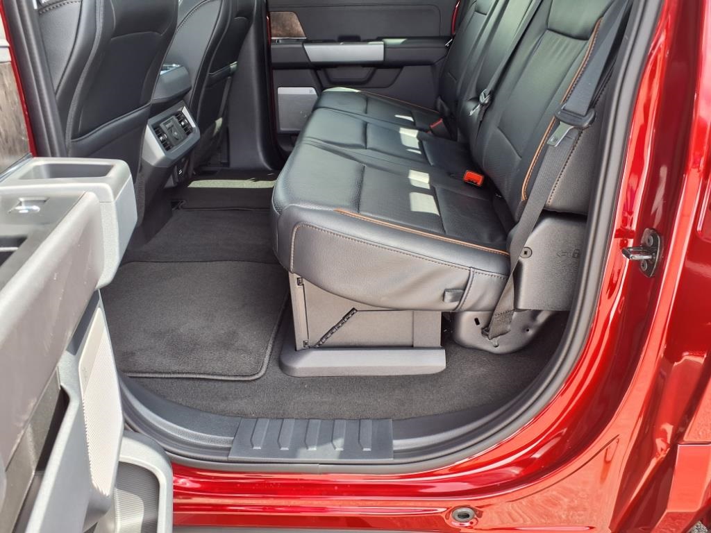 2025 Ford F-250 Lariat photo 4
